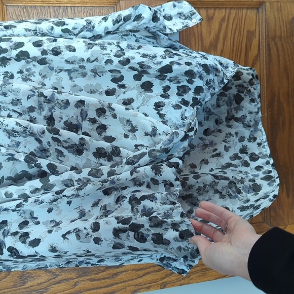 H By Halston Gray Leopard Printed Wrap Front Draped Crossover Blouse Size 18W - Picture 4 of 8